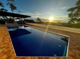Hotel Los Cielos Del Caribe，位于卡维塔的酒店