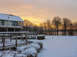 Golden Lakes Village Ardennes，位于Boussu-lez-Walcourt的度假园