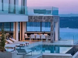 Villa Ateneum with sea view, jacuzzi and infinity pool