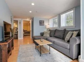 2BR Apt w/ 3 min Walk to downtown SWH - [Low Tide]