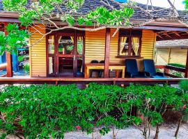 MOOREA - The Golden Reef Bungalow Moorea，位于Temae的酒店