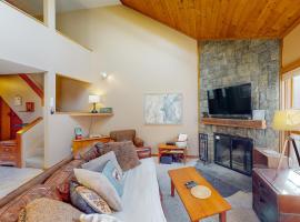 Cozy Modern Comfort，位于基灵顿Killington Pico Adventure Center附近的酒店