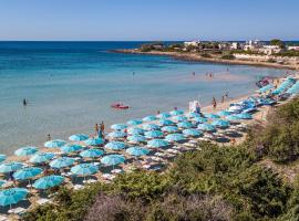 PORTO CESAREO CAMPING & Village，位于切萨雷奥港的酒店