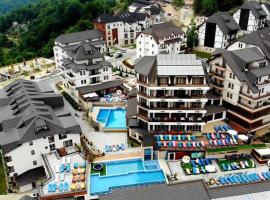 Milmari - Breakfast and pool，位于科帕奥尼克的酒店