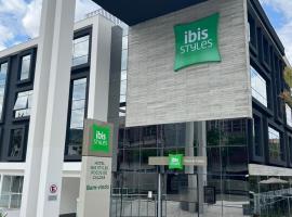 ibis Styles Poços de Caldas，位于波苏斯-迪卡尔达斯宫殿赌场附近的酒店