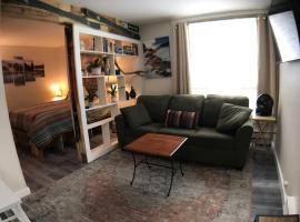 Sporty Mountain & Lake View 3rd Floor Studio，位于大天空市的酒店