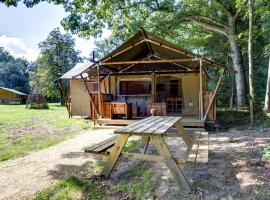 Glamping tent near Zwolle，位于达尔夫森的酒店