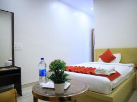 Hotel PKP GRAND - DHARMAPURI，位于Dharmapuri的酒店
