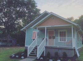 Clemson Memorabilia House Frank Howard III Home，位于克莱门森的酒店