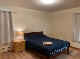 #3 QueenSize Bed bright room near New Brunswick NJ downtown