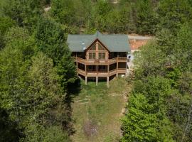 stayNantahala - Smoky Mountain Cabins，位于Aquone的酒店