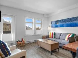 Beautiful Renovated Wolf 2Bed 2Bath