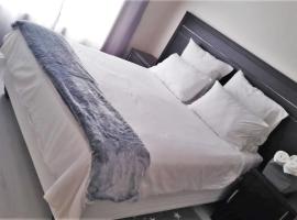 Neat Haven Self Catering，位于格拉罕镇的酒店