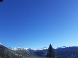 Duplex lumineux à 1200m d'altitude，位于Murat-le-Quaire的酒店