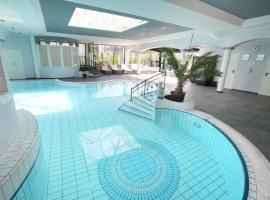 25h SPA-Residenz BEST SLEEP privat Garden & POOLs，位于滨湖新锡德尔的家庭/亲子酒店
