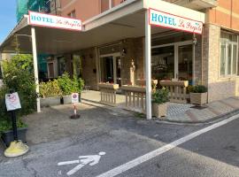 Hotel La Pergola，位于洛阿诺的酒店