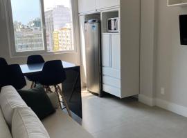 Apartamento reformado, tudo novo, Copa-Ipanema，位于里约热内卢科帕卡巴纳珀斯托 5 号附近的酒店