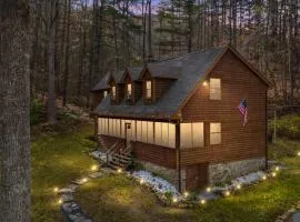 Sleepy Hollow 5BR Cabin - National Park 7 Min, Hot Tub, Fire Pit, Sleeps 12