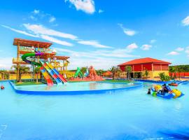 Trang Villa Hotel and Water Park，位于董里特朗机场 - TST附近的酒店