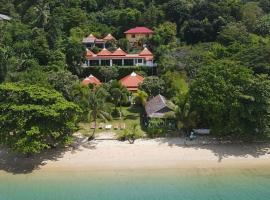 Soul Villas by The Beach - Phuket，位于攀瓦海滩的家庭/亲子酒店