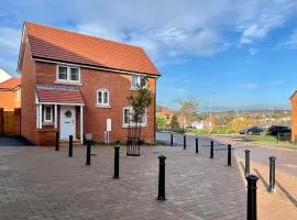 Aspen Villa, Apsley Station