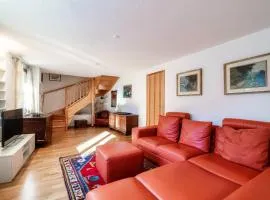 Chalet Nucleo 12 by Quokka 360 - bouldering temple in Chironico