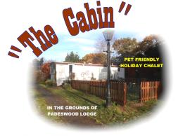 'The Cabin'. A cosy private & secure holiday home.，位于Padeswood的度假短租房