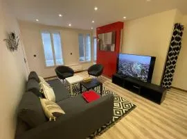 Spacieux T2 avec parking à 200 m Cathédrale