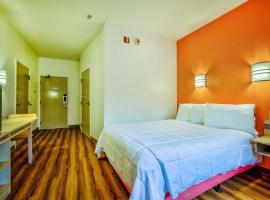 西多伦多 - 伯灵顿 - 奥克维尔6号汽车旅馆酒店，位于伯灵顿的酒店