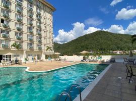 Flat 217 Granja Brasil - Com Piscina Aquecida Em Itaipava，位于伊泰帕瓦的公寓