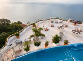 Grand Miramar All Luxury Suites & Residences，位于巴亚尔塔港的家庭/亲子酒店