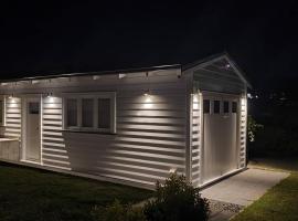 Retro on Queen, Papakura，位于帕帕库拉的酒店