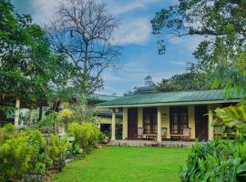 Blue Magpie Lodge Sinharaja，位于Kudawe的木屋