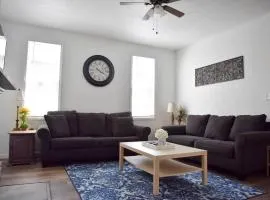 Stunning Big Home Near Downtown North Shore & More