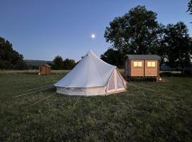 Gwynfyd Bell Tent，位于阿伯加文尼的豪华帐篷营地