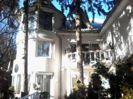 费赫尔希托旅馆，位于米什科尔茨道波曹的高尔夫酒店