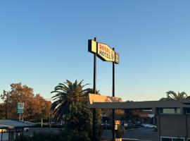 ROYAL MOTEL TRACY，位于特雷西的酒店