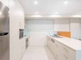 Warners Bay Apartments，位于华纳海湾的酒店