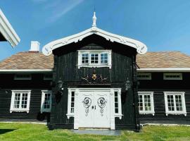 Traditional timber farm with Sauna & Wi-Fi，位于Baukål的酒店