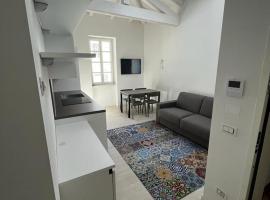 Smart Apartments Palazzo Mazzini，位于罗韦雷托的公寓式酒店