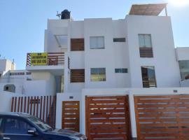 Departamento super cómodo Playa Naplo，位于Naplo的酒店