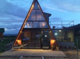 Glamping y Cabañas el Encanto-Girasoles，位于托塔的酒店