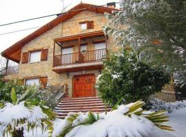 La Casona de Collado，位于Hoyos del Collado的酒店