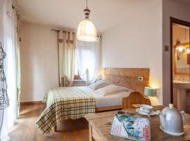 Maison Le Champ B&B Questa casa non è un albergo，位于喇沙的住宿加早餐旅馆