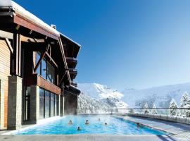 Appartement Premium à Flaine, altitude 1740 m, 8 à 10 personnes, au pied des pistes, piscine, jacuzzi, sauna, hammam et salle de sport，位于福勒恩立默里也滑雪缆车附近的酒店