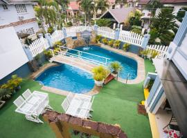 Grand Peninsula Suites，位于Balanga的度假短租房