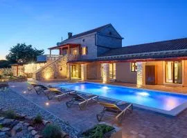 Villa Jacassa with pool and jacuzzi