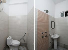 OYO 30598 Hotel Rudra Palace，位于瑞诗凯诗的酒店