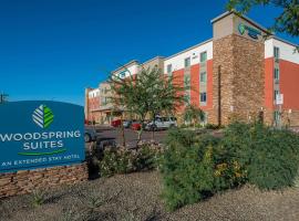 WoodSpring Suites Phoenix-Deer Valley，位于凤凰城鹿谷的酒店