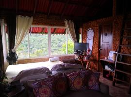 Mandalas Ecolodge，位于塞罗阿苏尔的木屋